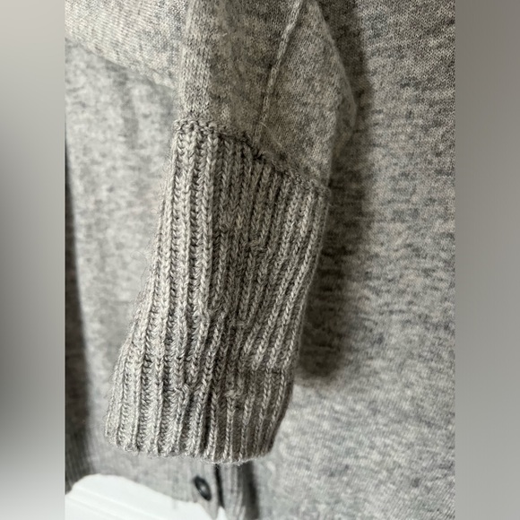 Banana Republic Sweater Cardigan Women’s Medium Gray Wool Cashmere Button Up - Picture 3 of 8